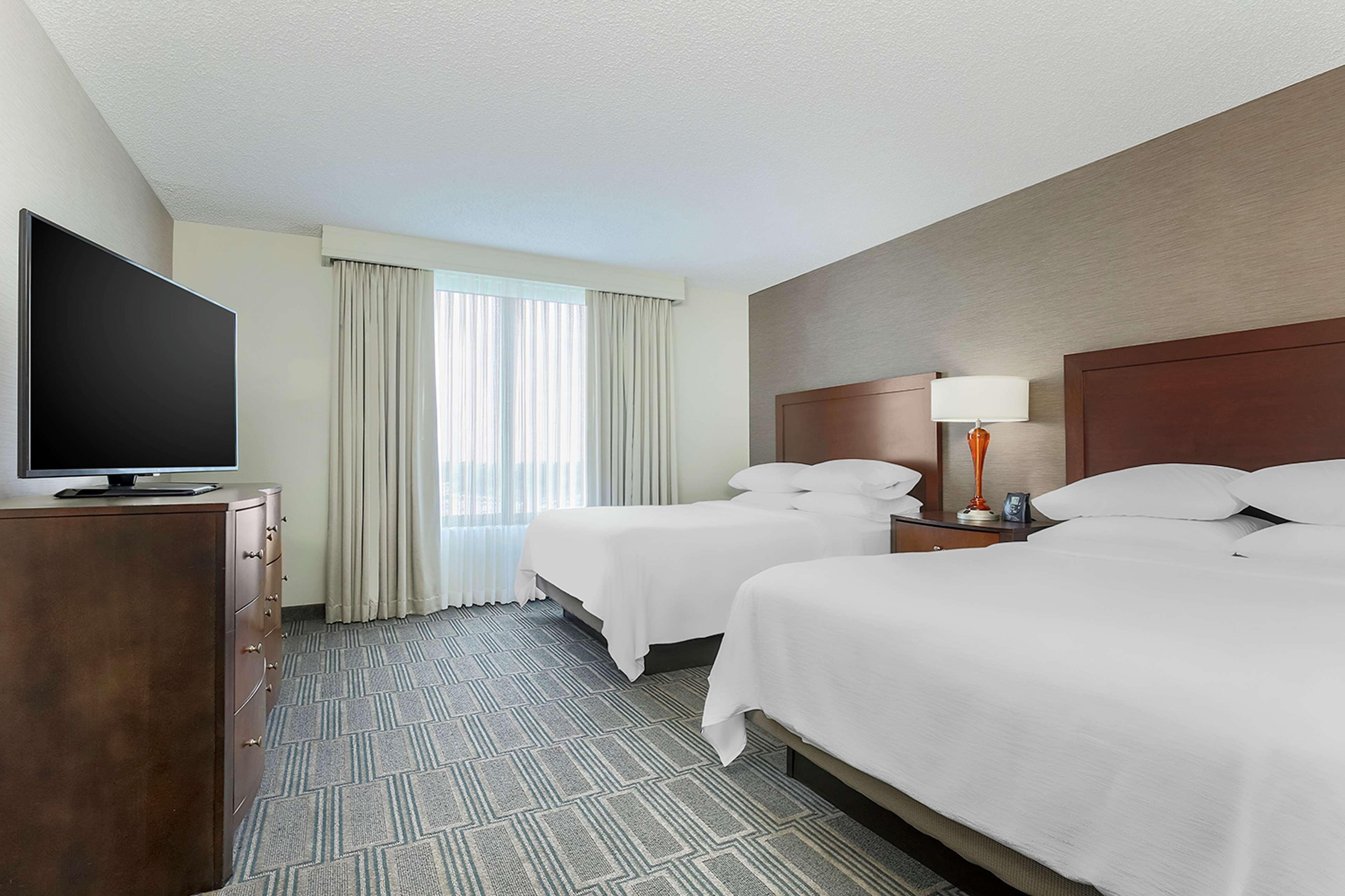 Hotel Embassy By Hilton Chicago
