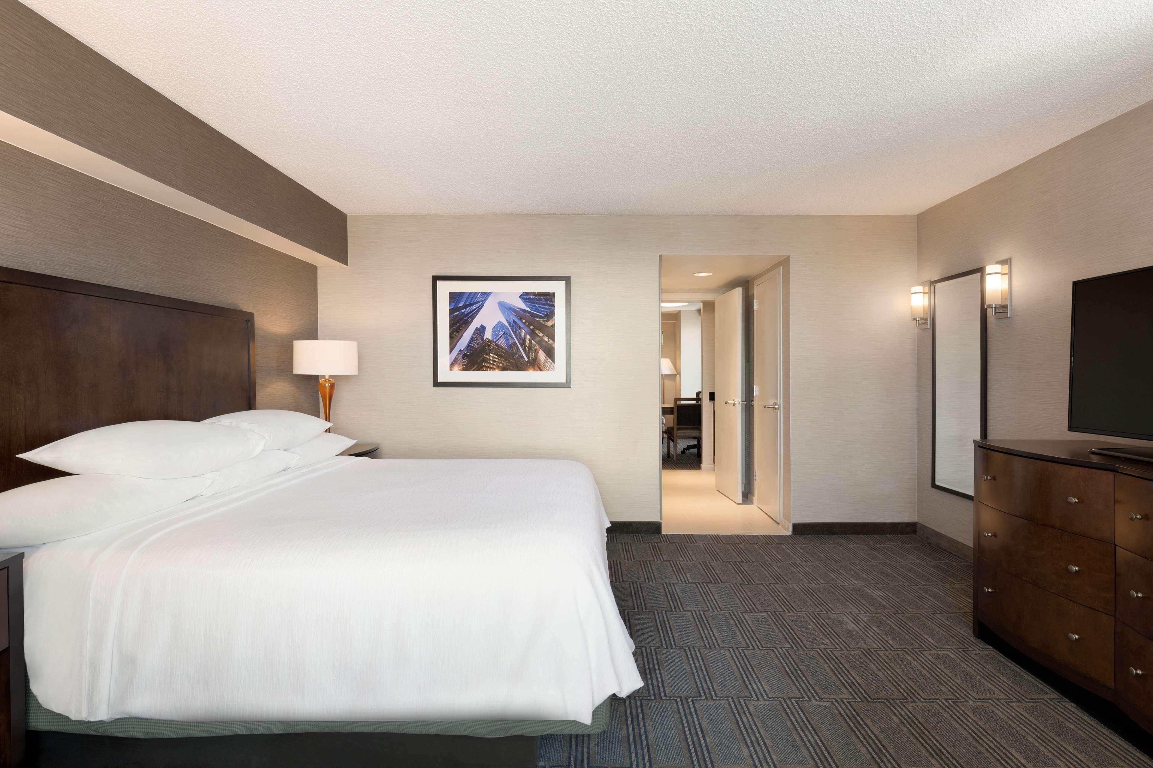 Embassy By Hilton Chicago Hotel 3*