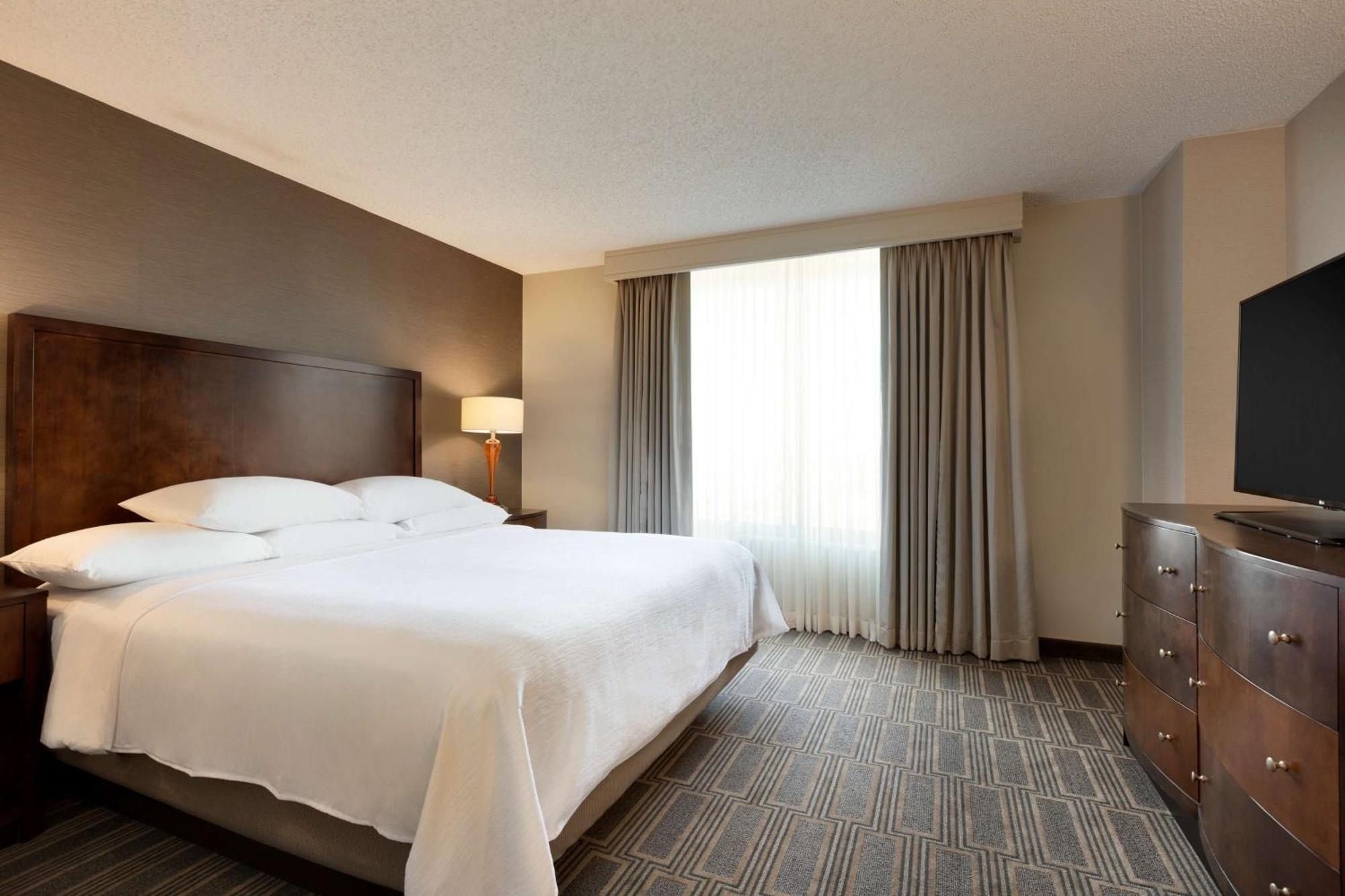 Embassy By Hilton Chicago 3*