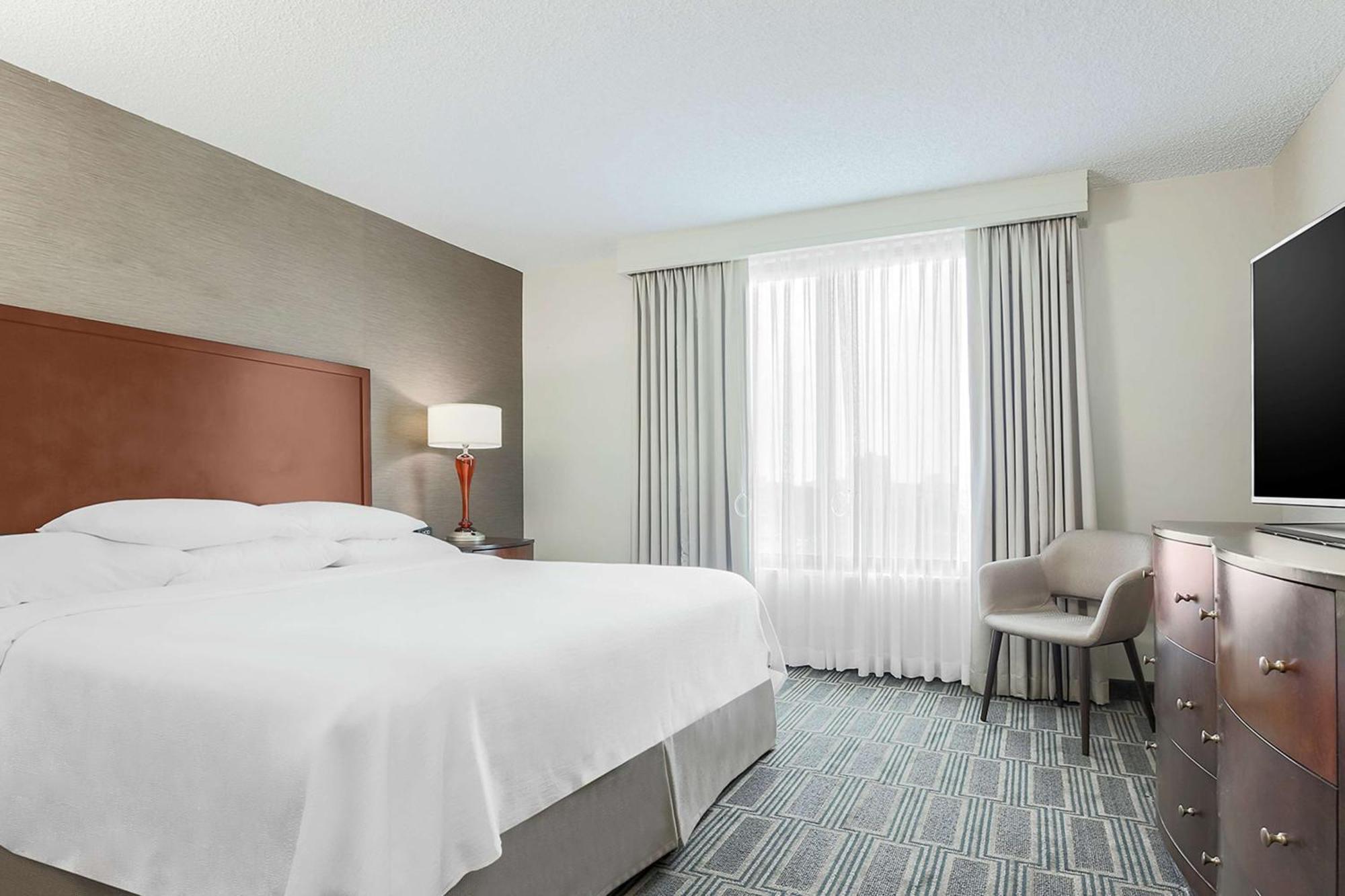 Hotel Embassy By Hilton Chicago