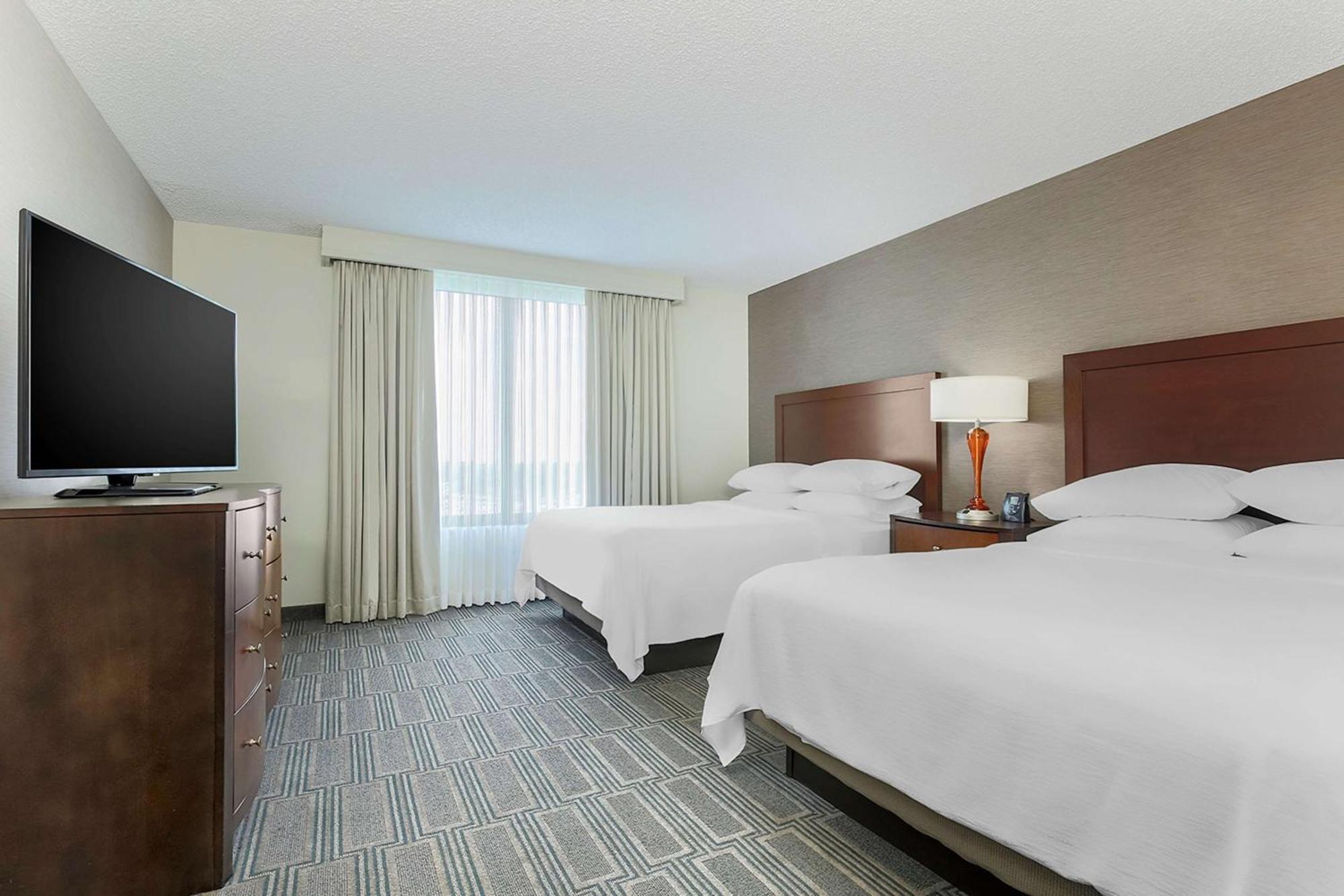 Hotel Embassy By Hilton Chicago 3*