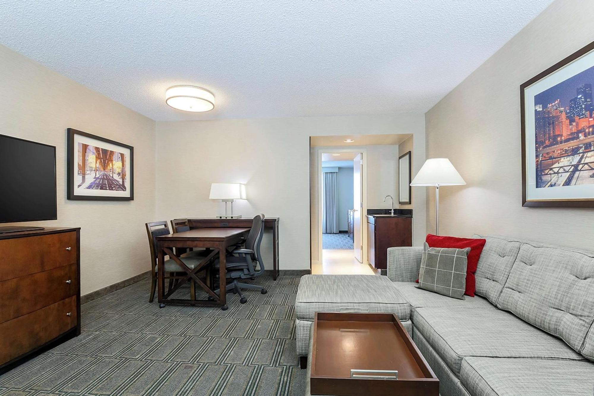 Hotel Embassy By Hilton Chicago