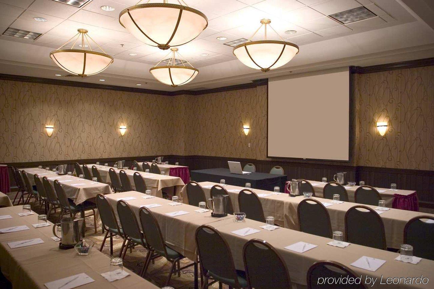 Hotel Embassy By Hilton Chicago 3*