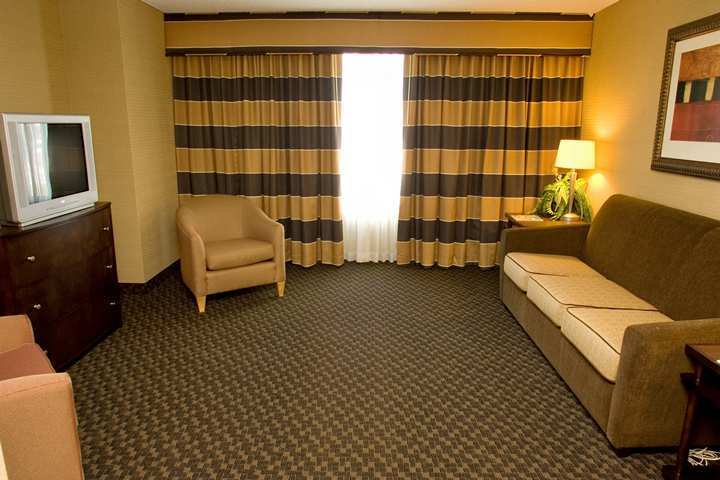 Embassy By Hilton Chicago