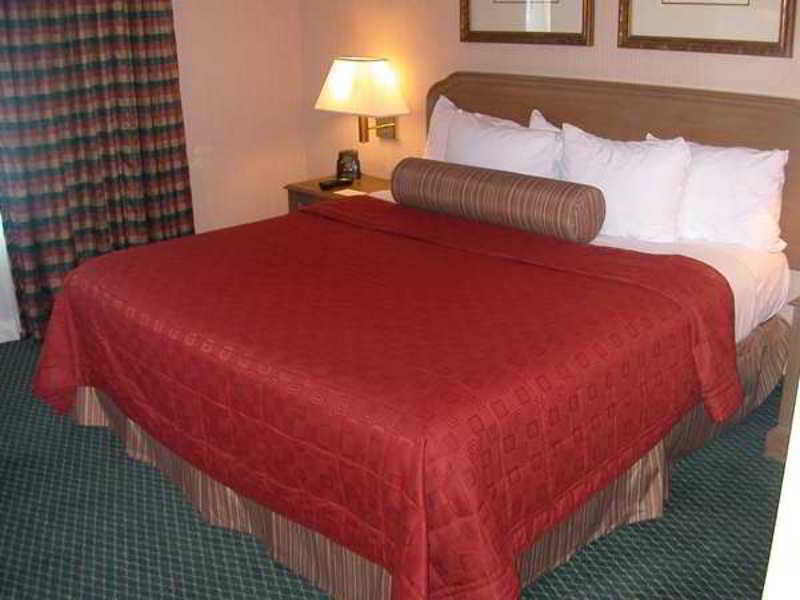 Embassy By Hilton Chicago Hotel Lombard